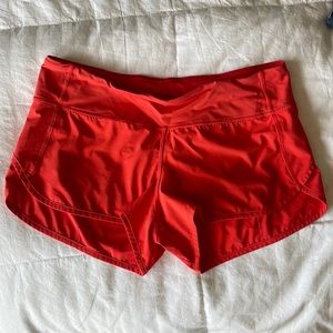 Lululemon speed it up shorts - low rise - 2.5 inch inseam